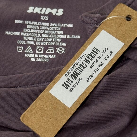 SKIMS Fits Everybody Thong Plum XXS - Picture 4 of 6